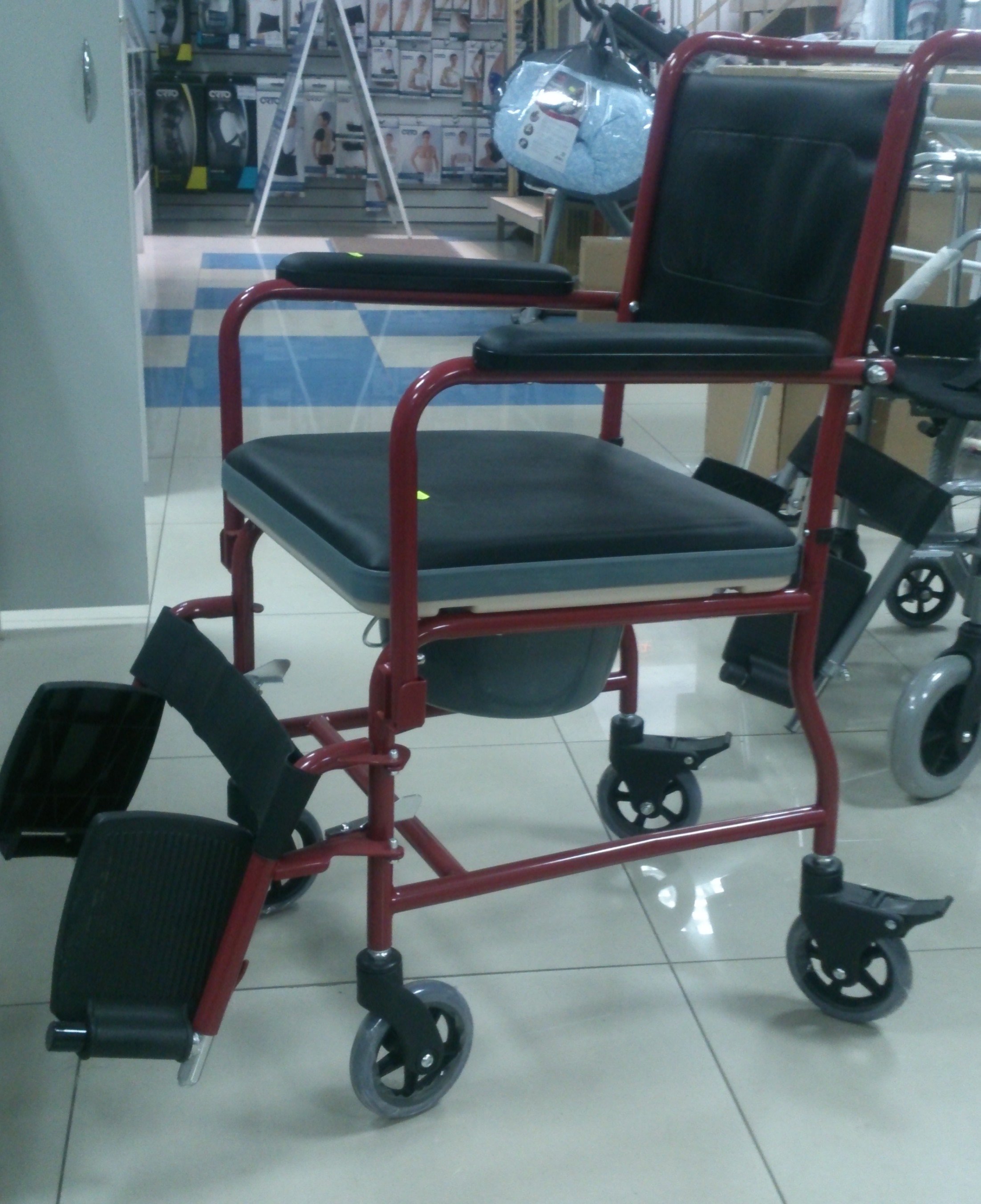 Кресла-коляски с санитарным оснащением для инвалидов Armed FS692